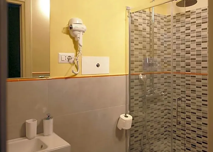 Отель типа "постель и завтрак" Paola 4*